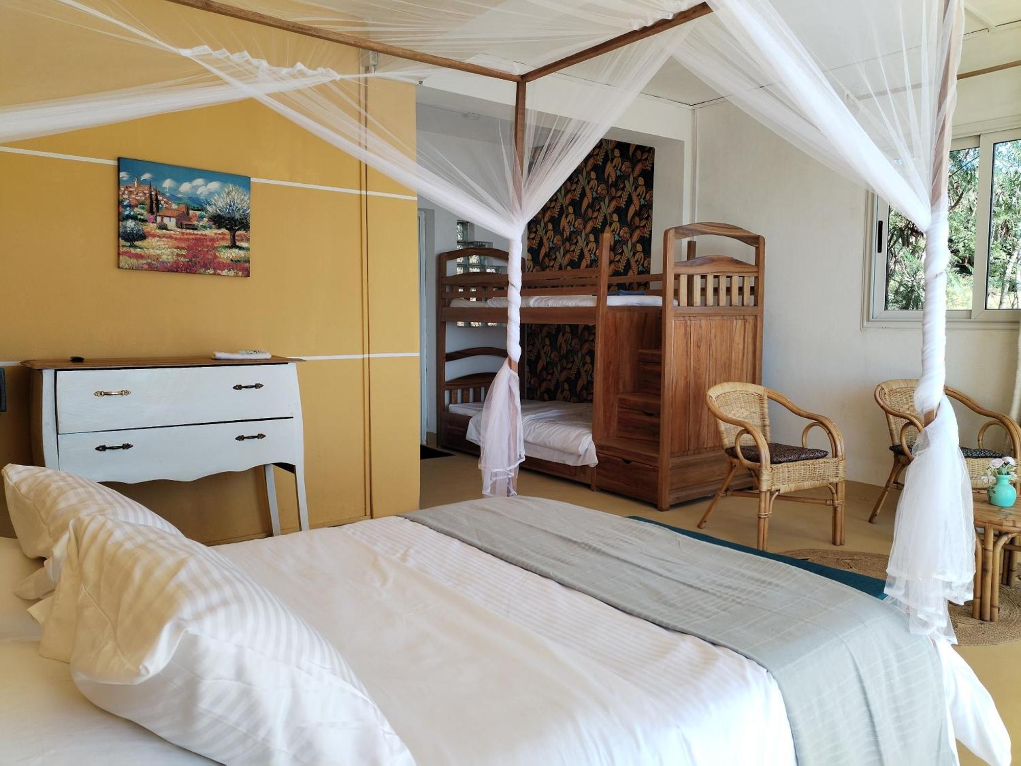 Hotel Riziky Antsiranana Bagian luar foto
