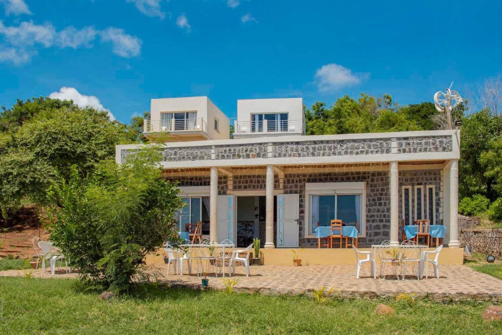 Hotel Riziky Antsiranana Bagian luar foto